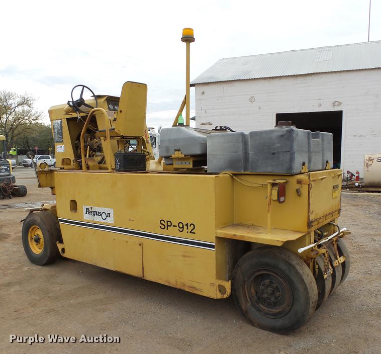 image for item DB4226 Ferguson SP-912 pneumatic roller