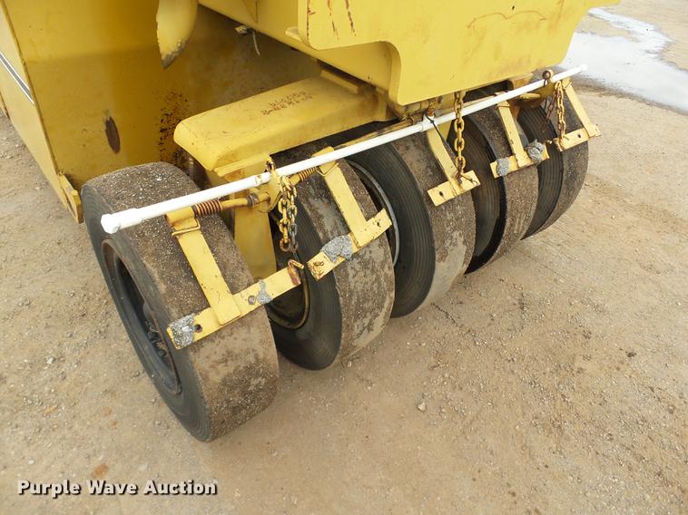 image for item DB4226 Ferguson SP-912 pneumatic roller