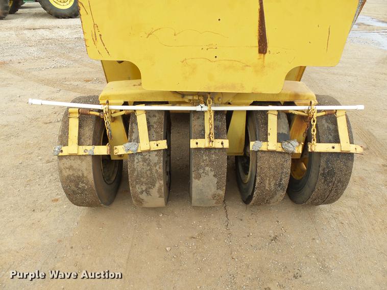 image for item DB4226 Ferguson SP-912 pneumatic roller