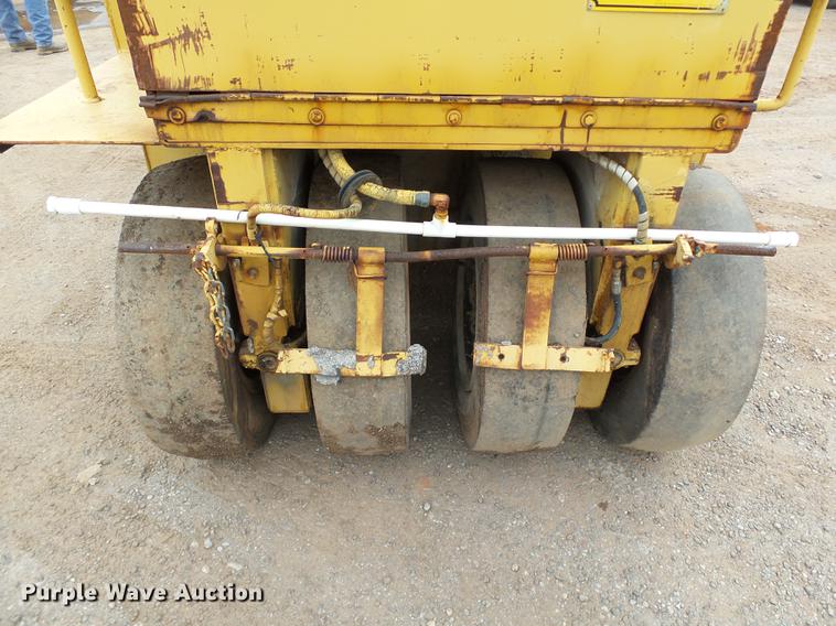 image for item DB4226 Ferguson SP-912 pneumatic roller