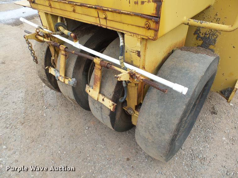 image for item DB4226 Ferguson SP-912 pneumatic roller