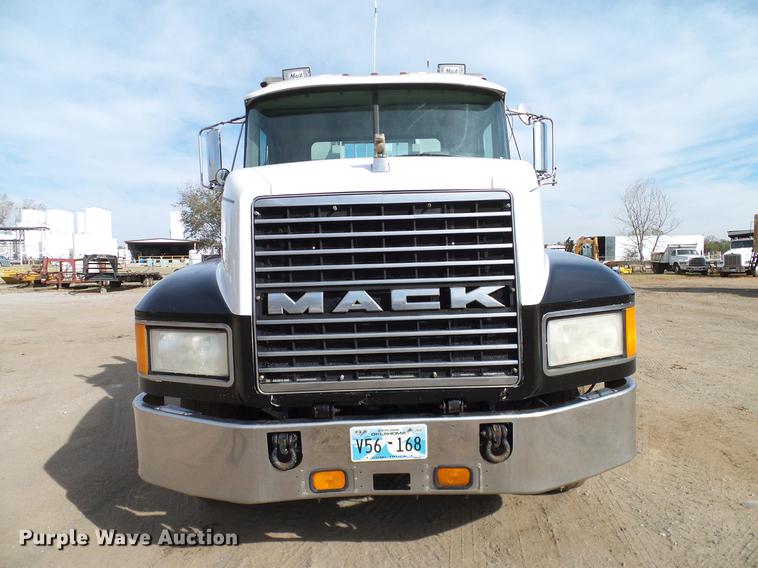 image for item DB4231 1997 Mack CH613 semi truck