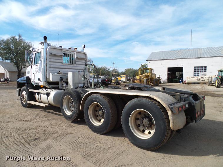 image for item DB4231 1997 Mack CH613 semi truck