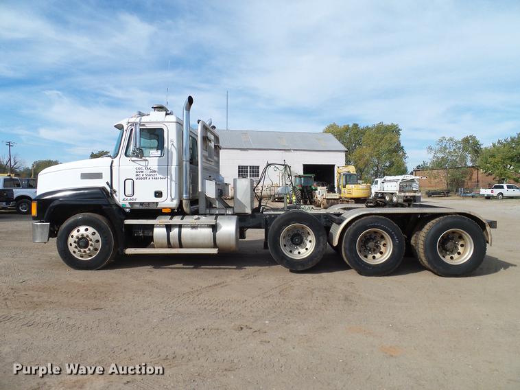image for item DB4231 1997 Mack CH613 semi truck