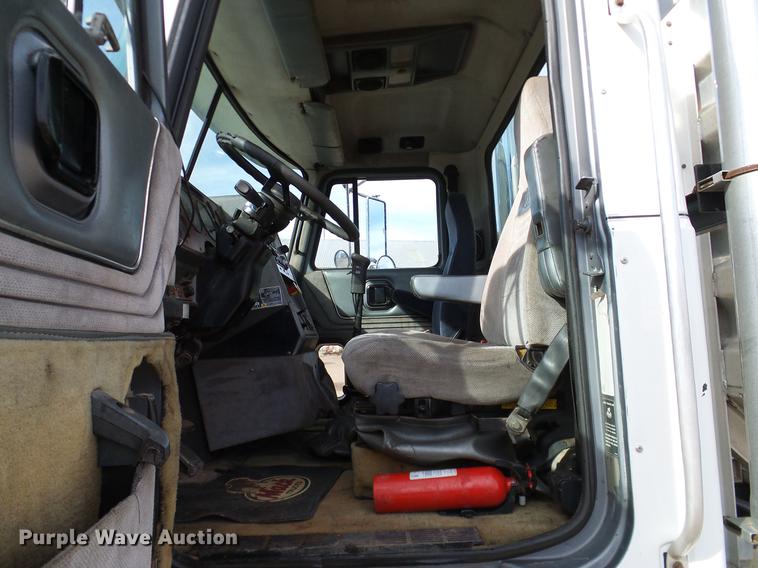 image for item DB4231 1997 Mack CH613 semi truck