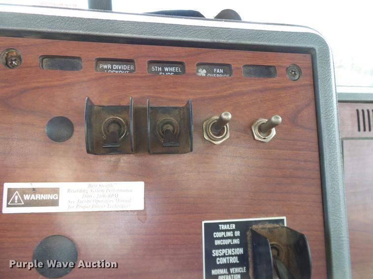 image for item DB4231 1997 Mack CH613 semi truck