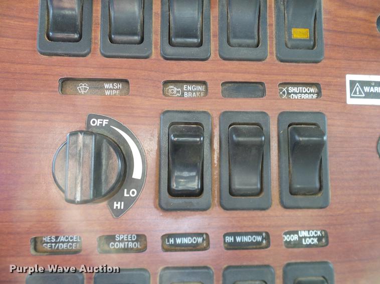 image for item DB4231 1997 Mack CH613 semi truck