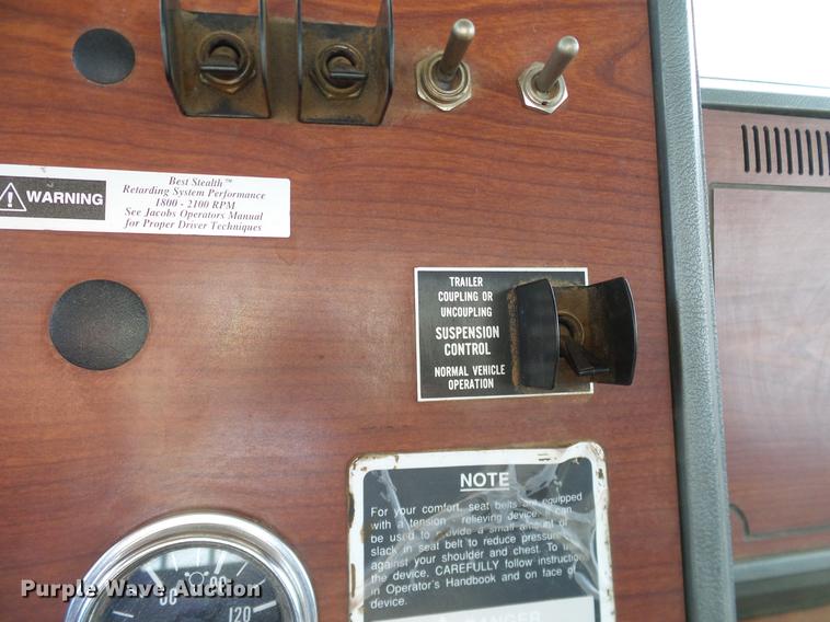 image for item DB4231 1997 Mack CH613 semi truck