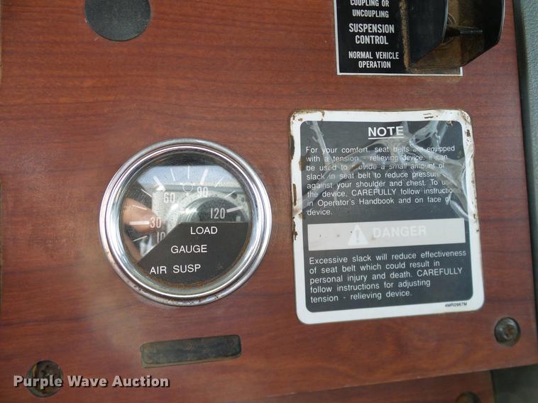 image for item DB4231 1997 Mack CH613 semi truck