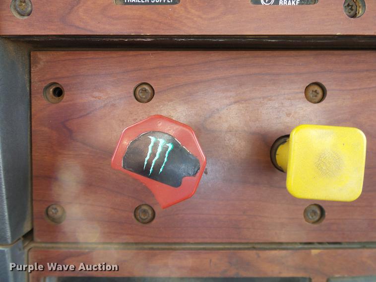 image for item DB4231 1997 Mack CH613 semi truck