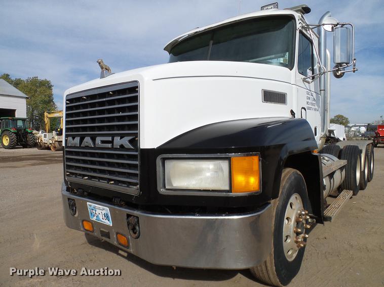 image for item DB4231 1997 Mack CH613 semi truck
