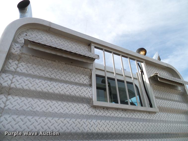 image for item DB4231 1997 Mack CH613 semi truck