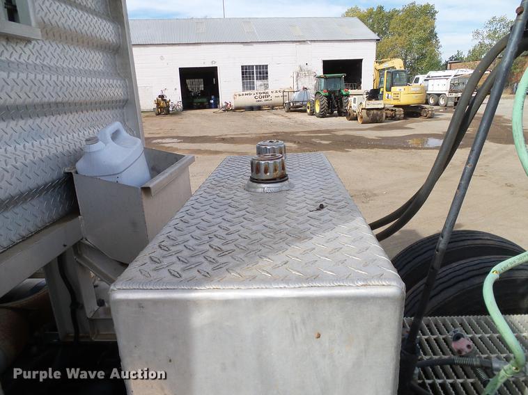 image for item DB4231 1997 Mack CH613 semi truck