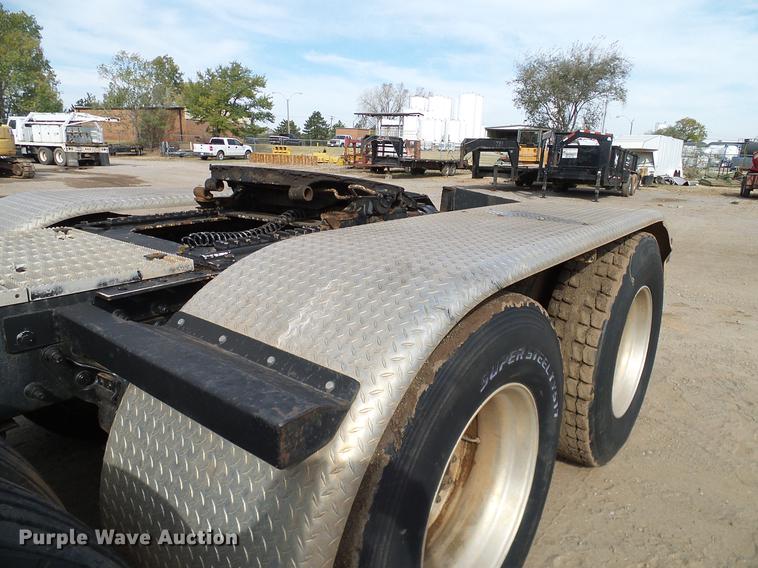 image for item DB4231 1997 Mack CH613 semi truck