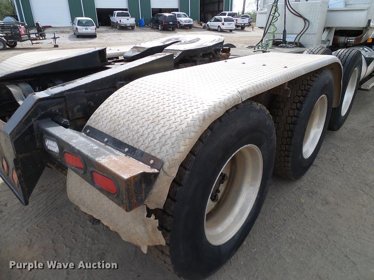 image for item DB4231 1997 Mack CH613 semi truck