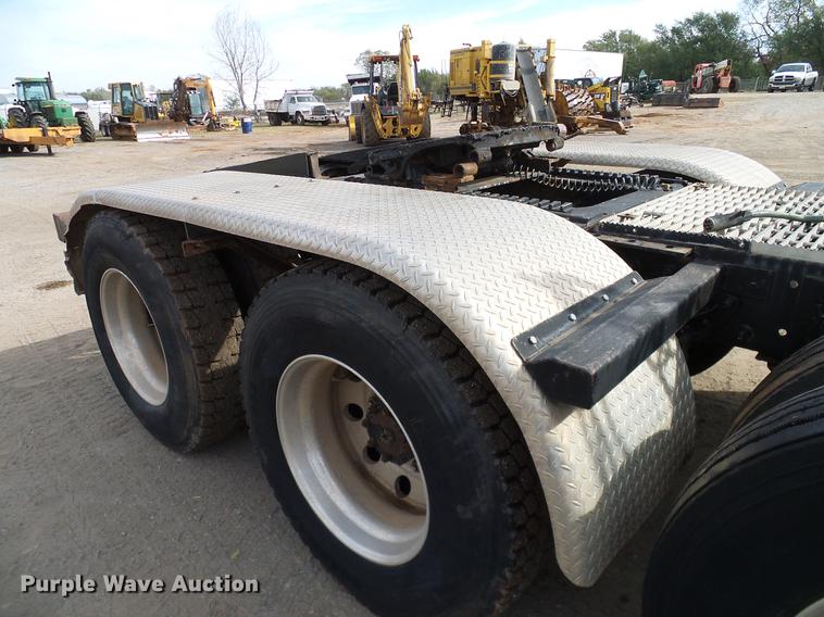 image for item DB4231 1997 Mack CH613 semi truck