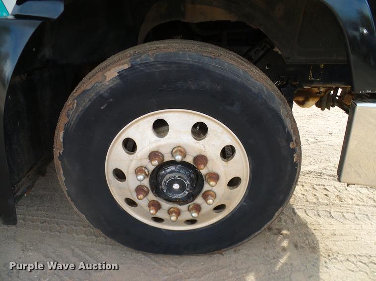 image for item DB4231 1997 Mack CH613 semi truck