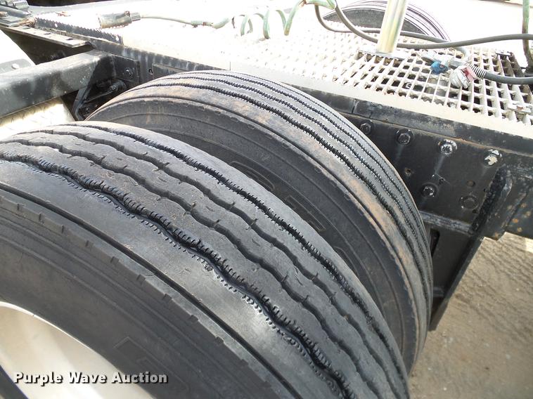 image for item DB4231 1997 Mack CH613 semi truck