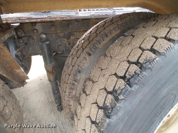 image for item DB4231 1997 Mack CH613 semi truck