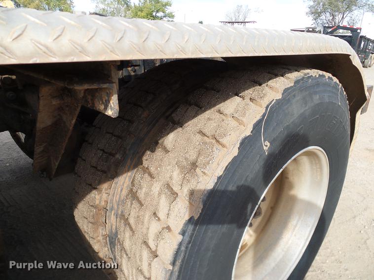 image for item DB4231 1997 Mack CH613 semi truck