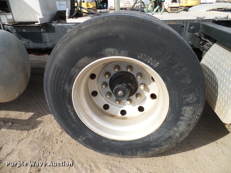 image for item DB4231 1997 Mack CH613 semi truck