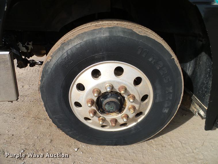 image for item DB4231 1997 Mack CH613 semi truck