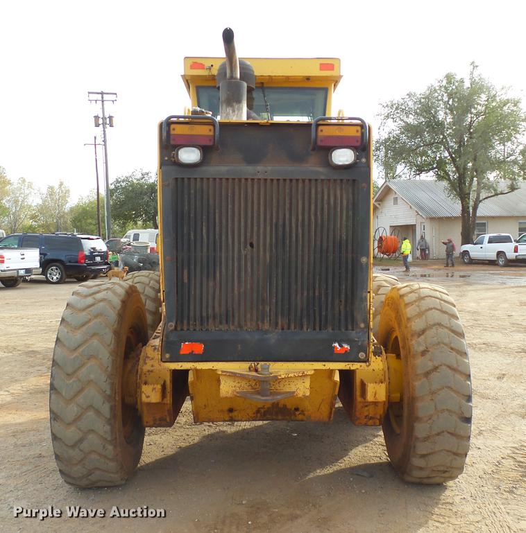 image for item DB4232 1997 John Deere 670CH motor grader