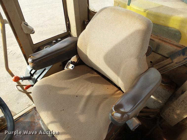 image for item DB4232 1997 John Deere 670CH motor grader