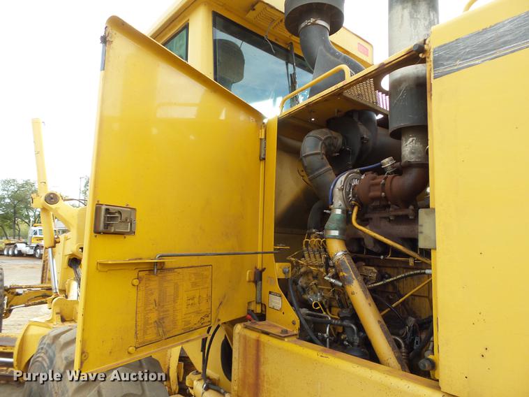 image for item DB4232 1997 John Deere 670CH motor grader