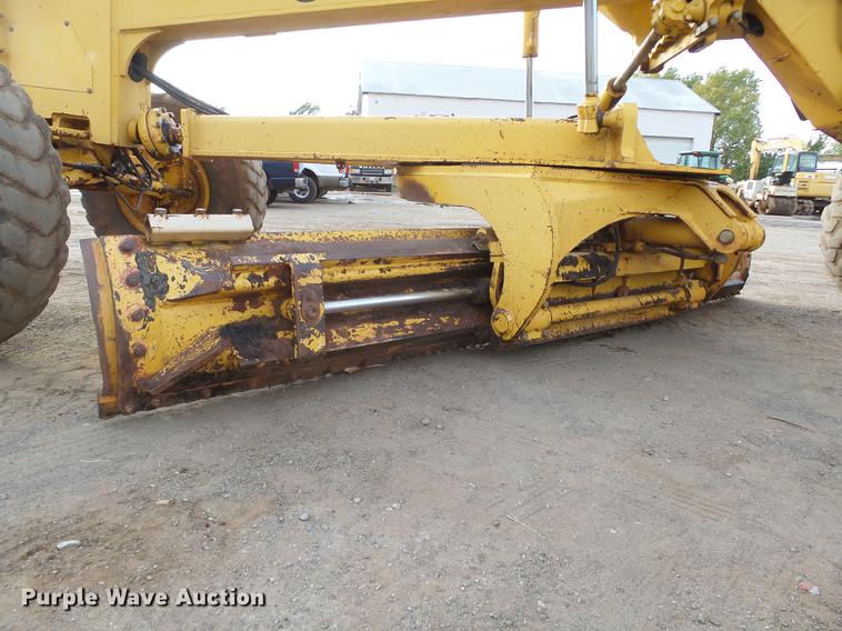 image for item DB4232 1997 John Deere 670CH motor grader