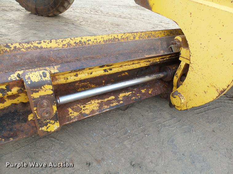 image for item DB4232 1997 John Deere 670CH motor grader