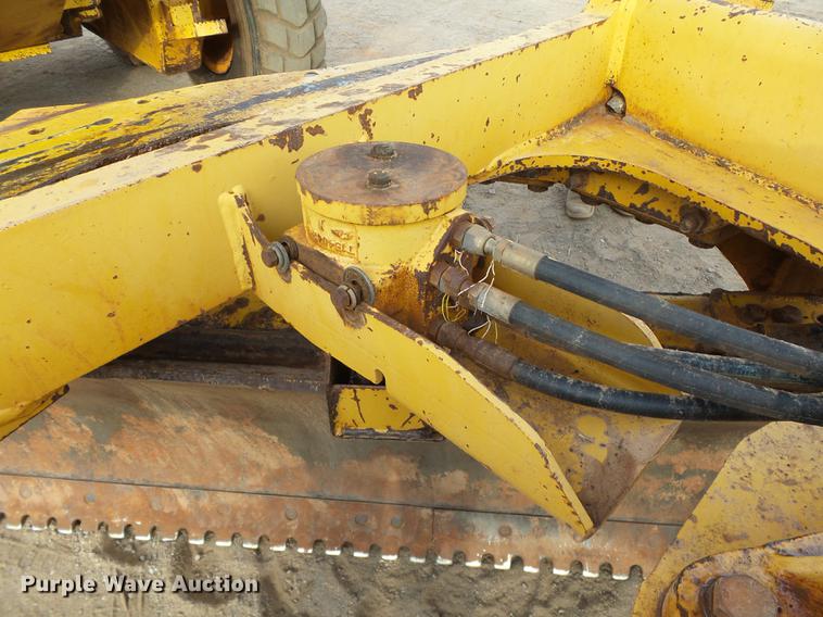 image for item DB4232 1997 John Deere 670CH motor grader