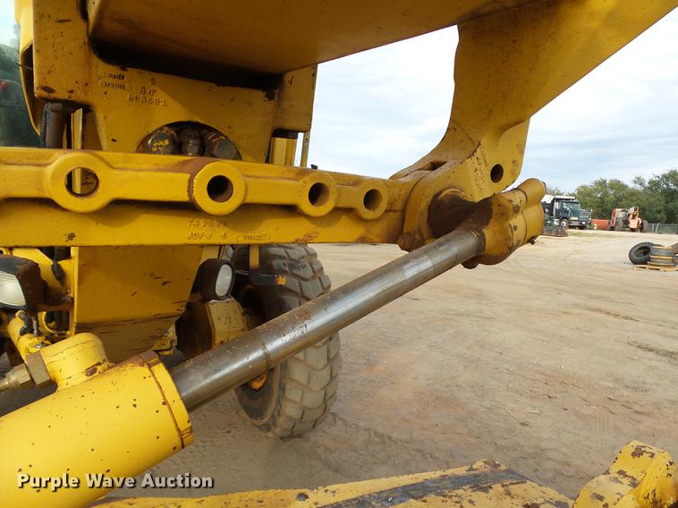 image for item DB4232 1997 John Deere 670CH motor grader