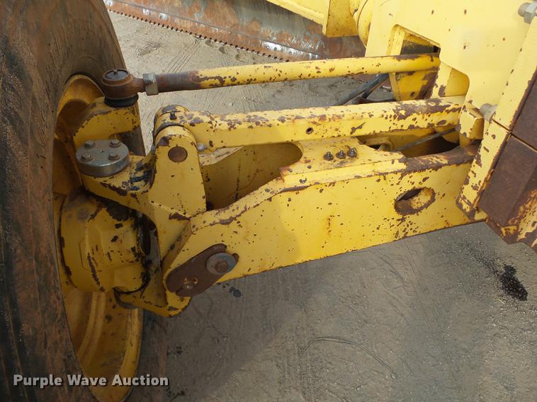 image for item DB4232 1997 John Deere 670CH motor grader