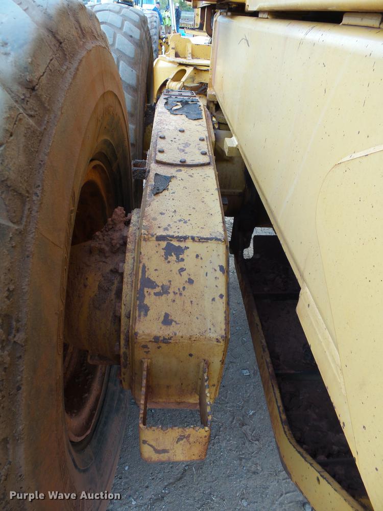 image for item DB4232 1997 John Deere 670CH motor grader