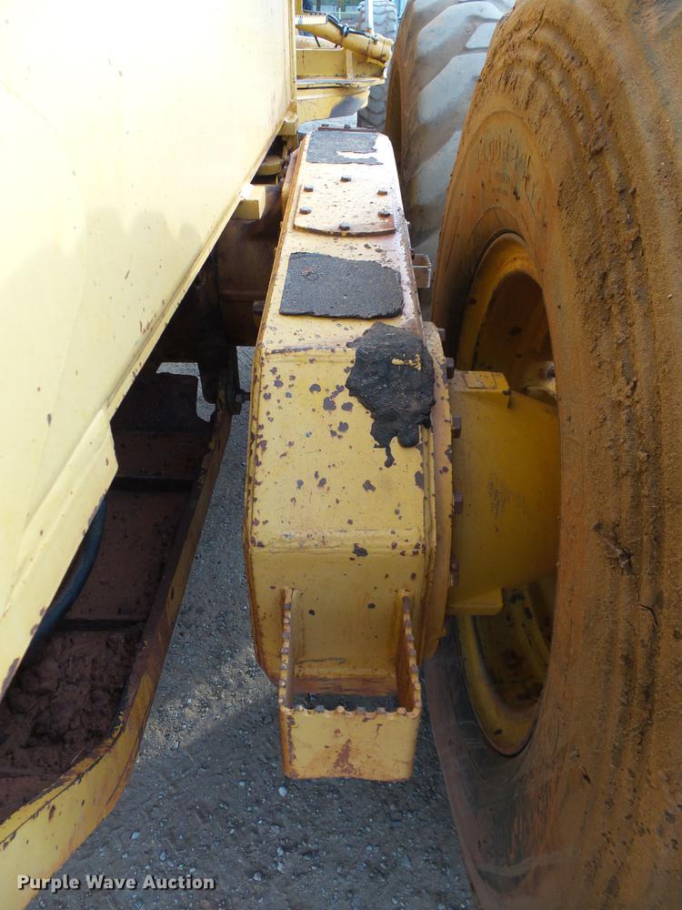 image for item DB4232 1997 John Deere 670CH motor grader