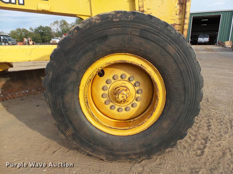 image for item DB4232 1997 John Deere 670CH motor grader