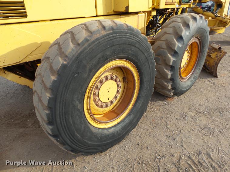 image for item DB4232 1997 John Deere 670CH motor grader