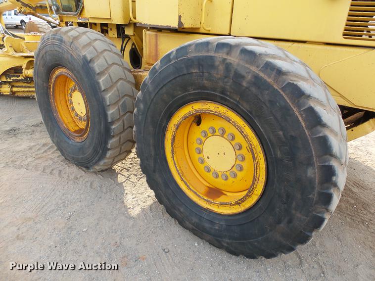 image for item DB4232 1997 John Deere 670CH motor grader