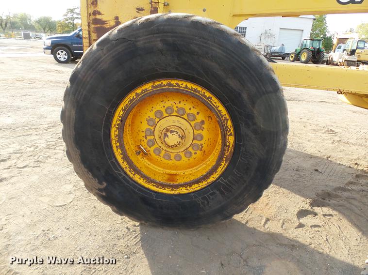 image for item DB4232 1997 John Deere 670CH motor grader