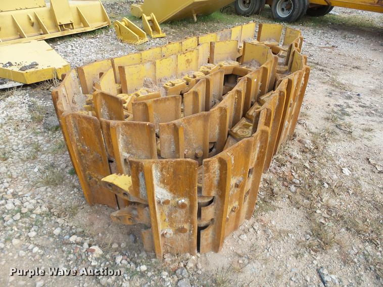 image for item DB4239 Caterpillar D10N single grouser dozer tracks