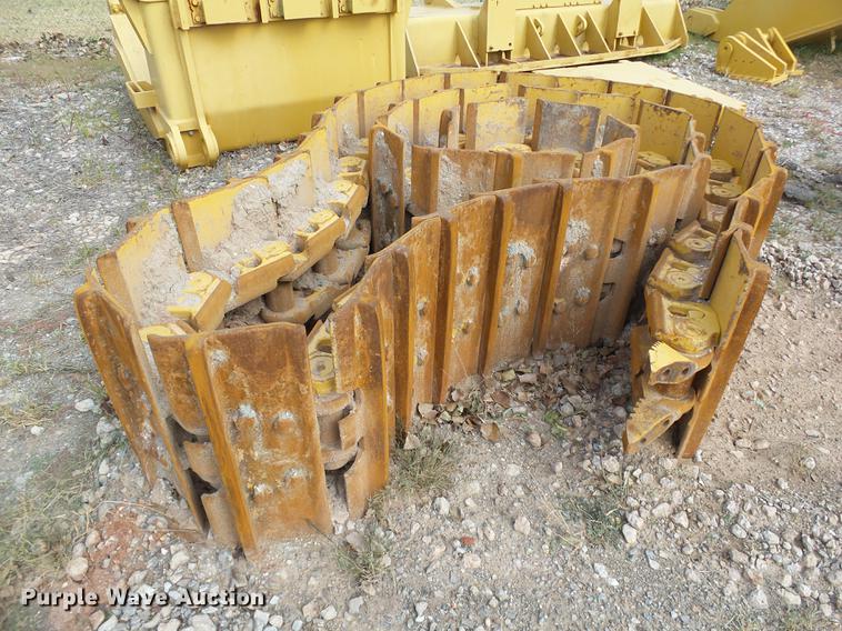 image for item DB4239 Caterpillar D10N single grouser dozer tracks