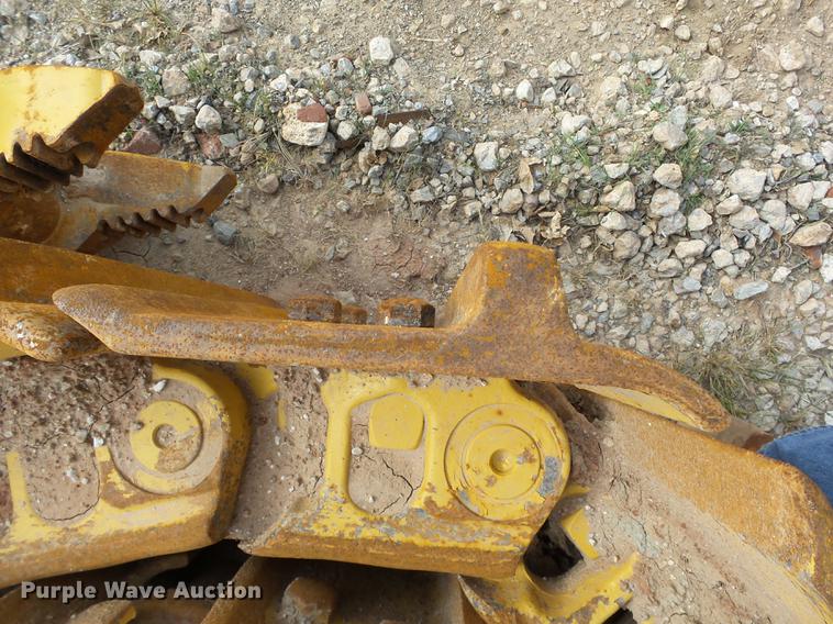 image for item DB4239 Caterpillar D10N single grouser dozer tracks