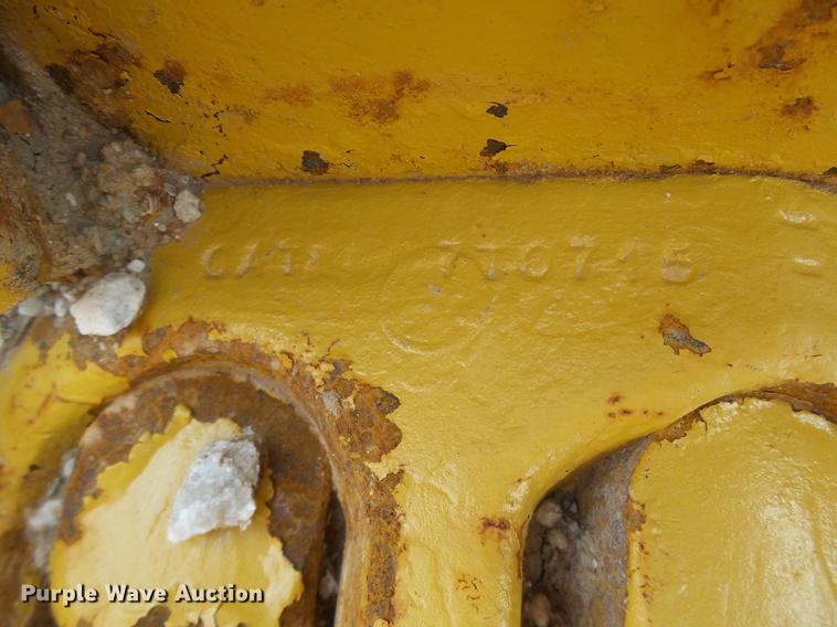 image for item DB4239 Caterpillar D10N single grouser dozer tracks