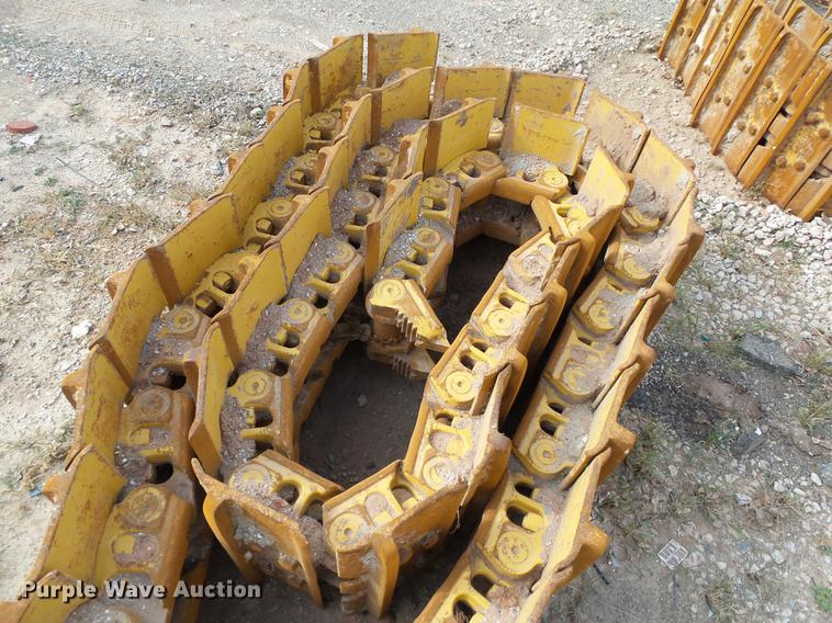 image for item DB4239 Caterpillar D10N single grouser dozer tracks