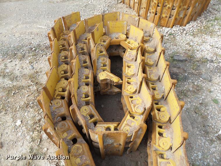 image for item DB4239 Caterpillar D10N single grouser dozer tracks