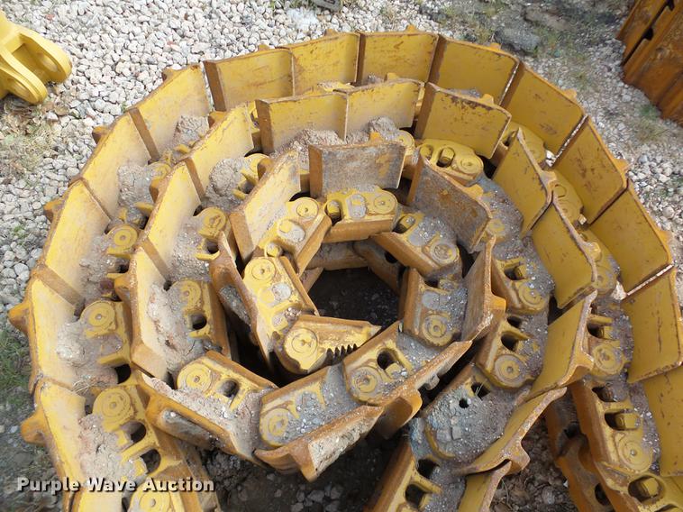 image for item DB4239 Caterpillar D10N single grouser dozer tracks