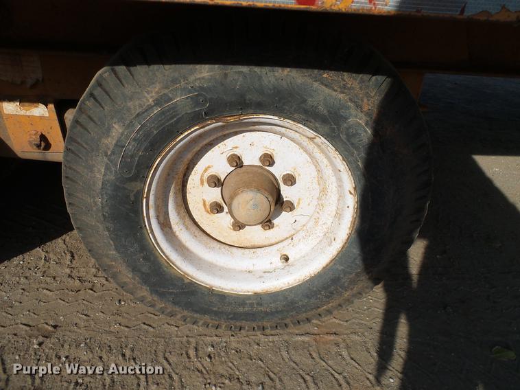 image for item DB4240 2007 Econoline SP1625TE tilt deck equipment trailer