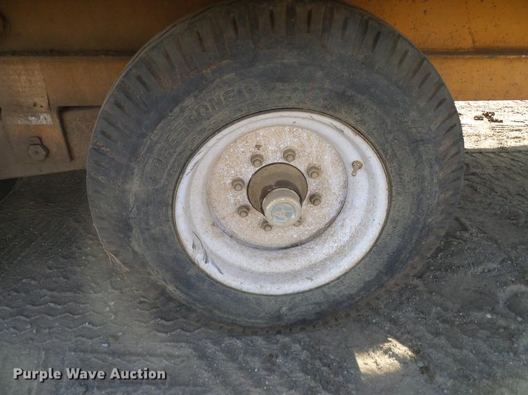 image for item DB4240 2007 Econoline SP1625TE tilt deck equipment trailer