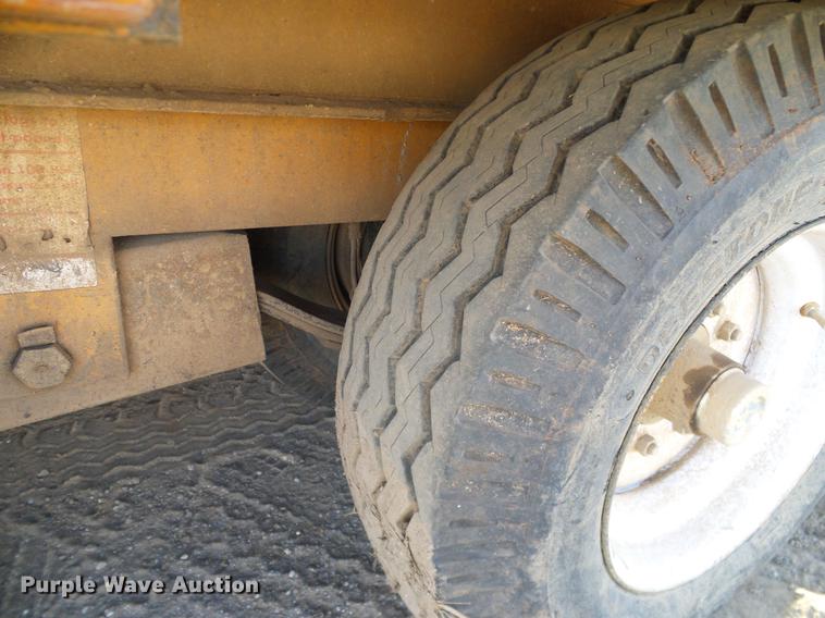 image for item DB4240 2007 Econoline SP1625TE tilt deck equipment trailer